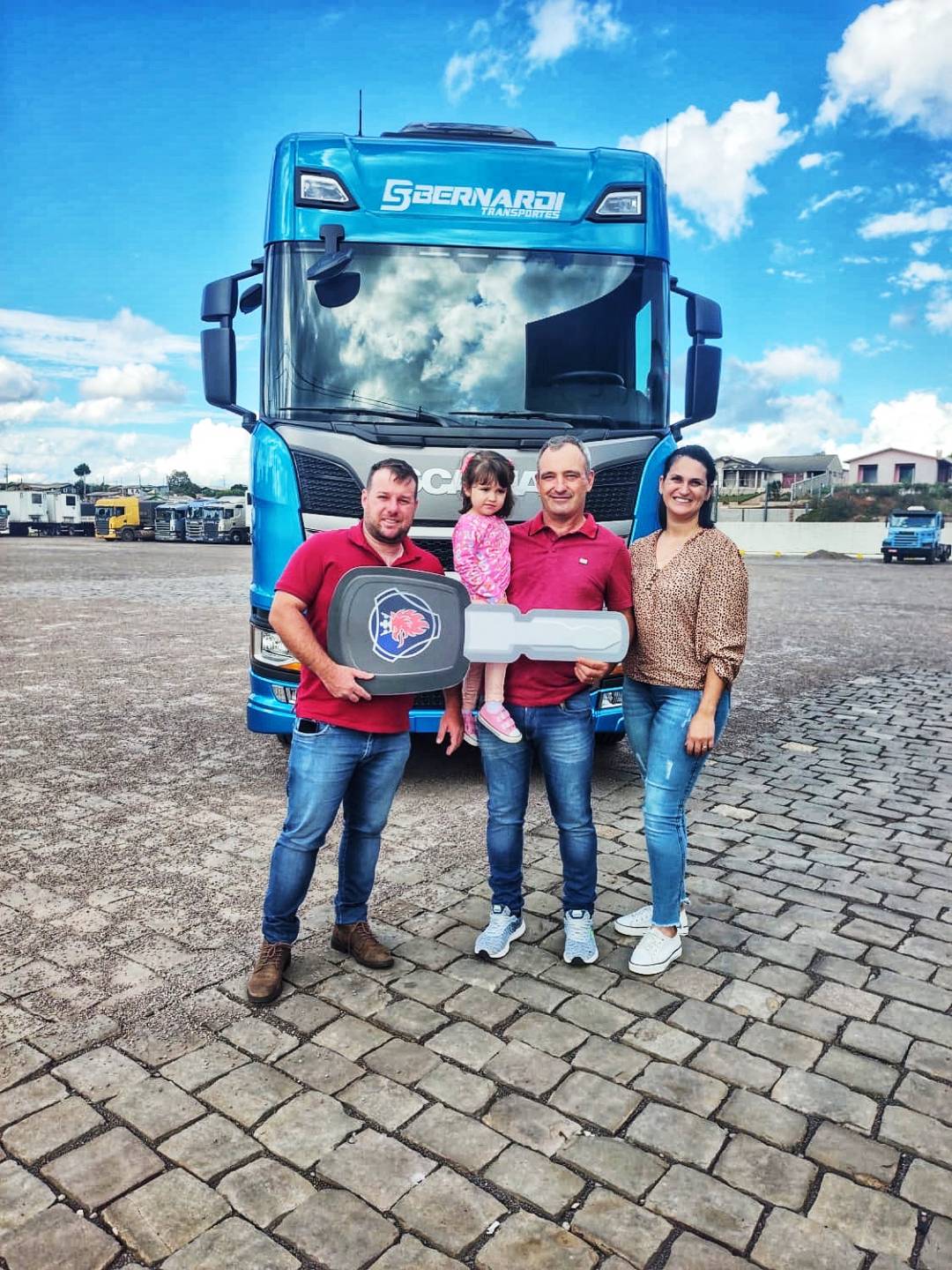 ENTREGA DE VEÍCULO TODY TRANSPORTES RODOVIARIOS DE CARGAS