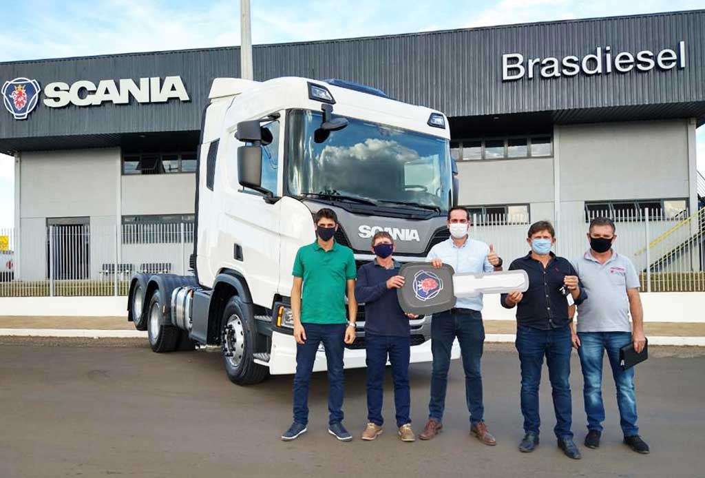 ENTREGA DE VEÍCULOS - TRANSPORTES E COMÉRCIO DE FRUTAS DOMENICO LTDA   