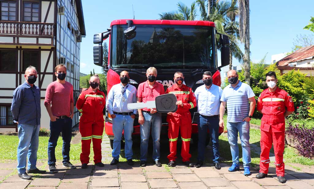 Brasdiesel realiza entrega do veículo P 360 B 4x2 para o Corpo de Bombeiros do Município de Feliz-RS