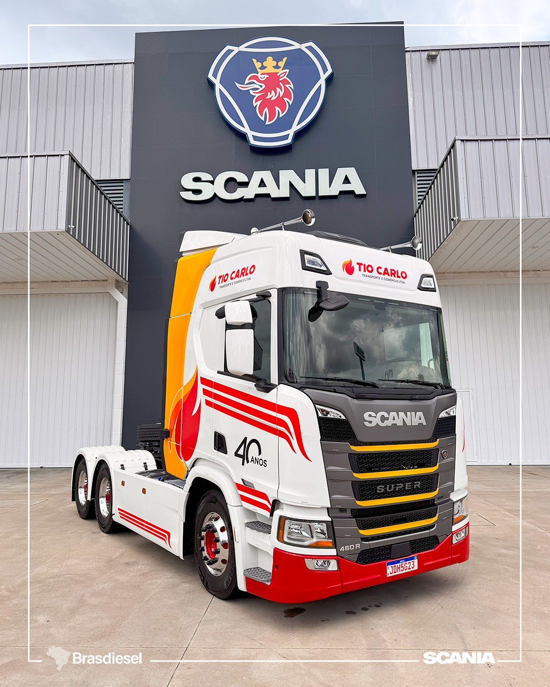  Tio Carlo Transportes celebra 40 anos de fundação com caminhão comemorativo Scania.