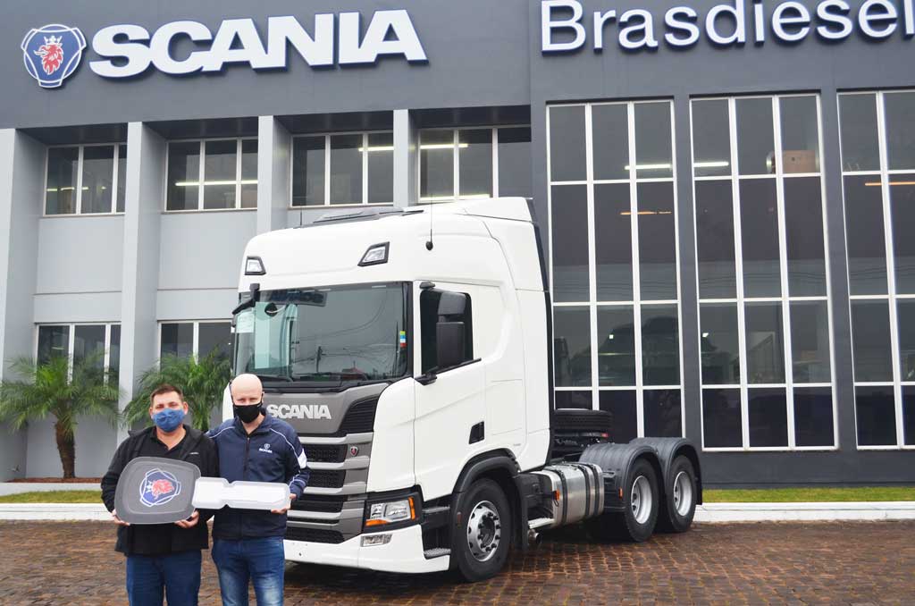 ENTREGA DE VEÍCULOS -  SALVADORI, BENINI TRANSPORTES LTDA  